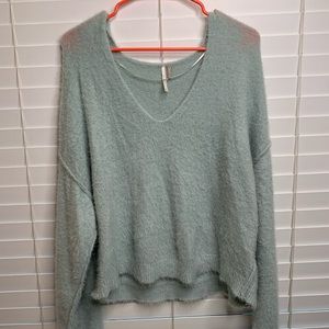 FREE PEOPLE SWEATER